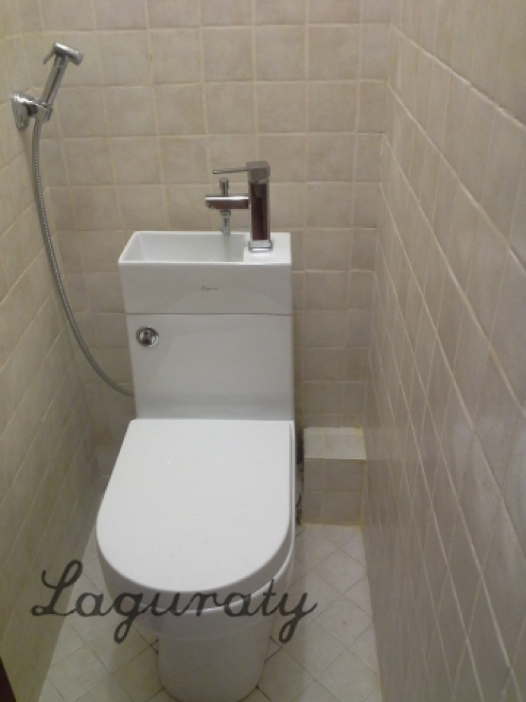 Напольный унитаз Laguraty 8074 крышка микролифт, с функцией биде и смесителем P1409