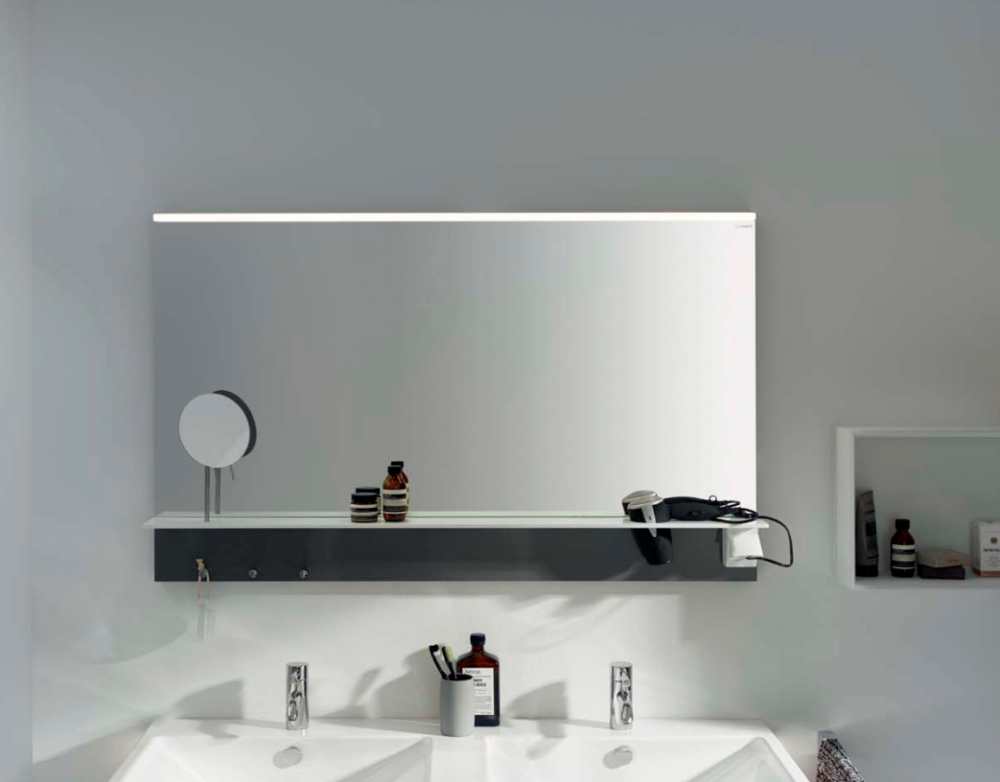 Фото BURGBAD Eqio Зеркало с полкой , светодиод подсв.1200х769х150 мм,выкл сбоку справа, 3 крючка, держ дл