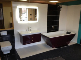 Фото Квариловая ванна Villeroy&Boch La Belle 180 x 80 см (UBQ180LAB2PDT1V-01) с черной панелью