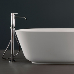 Фото Antonio Lupi Bikappa BK903N Cromo Lucido Смеситель для ванны, напольный, на 1 отв., излив: 295мм, цв