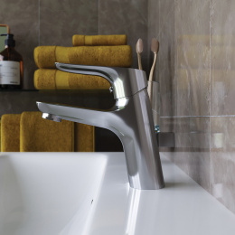 Фото RedBlu by Damixa 770300000 Origin Bit, смеситель для умывальника без дк с гигиеническим душем