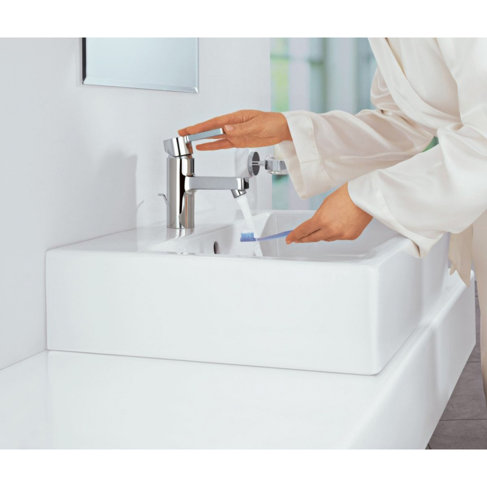 Смеситель Grohe Lineare 32115 000 для раковины