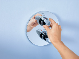 Фото Термостат с набором Grohe Grohtherm 1000 New 34582000 для ванны и душа