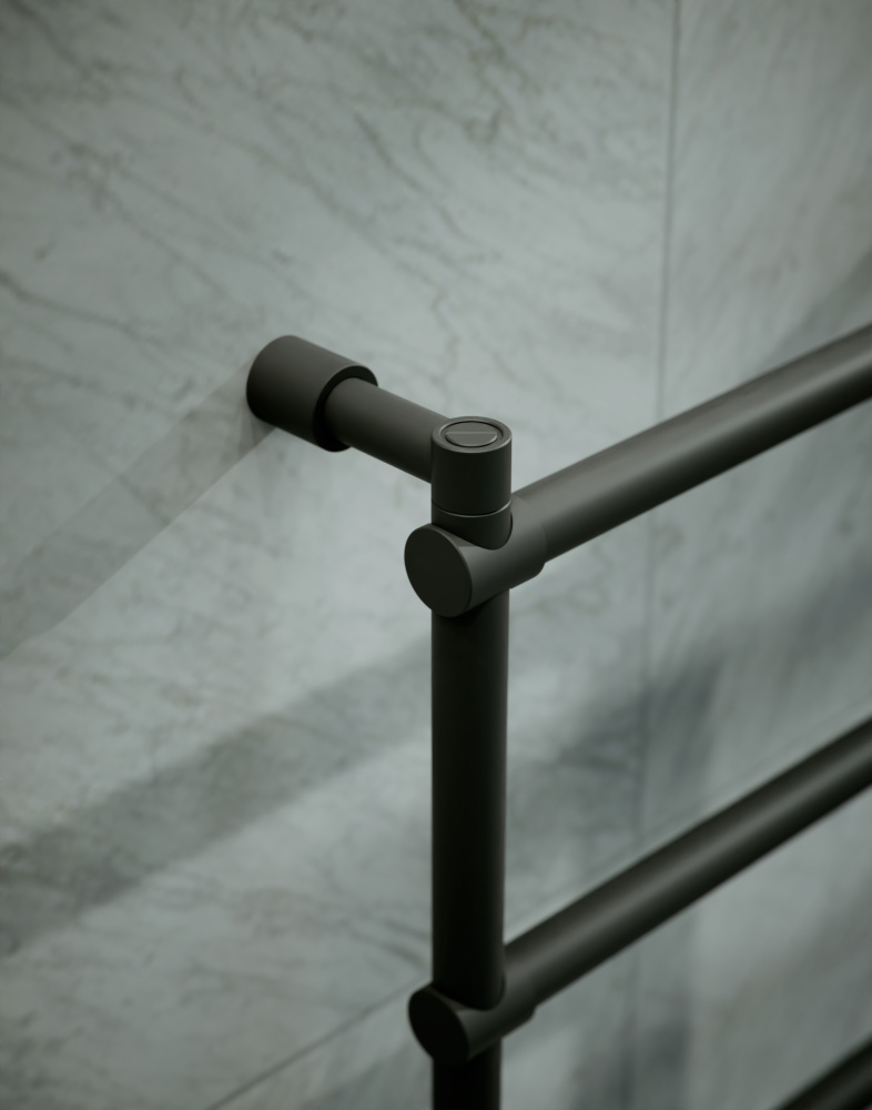 Фото Полотенцесушитель электрический Margaroli Sole 542 5424704NONB черный матовый