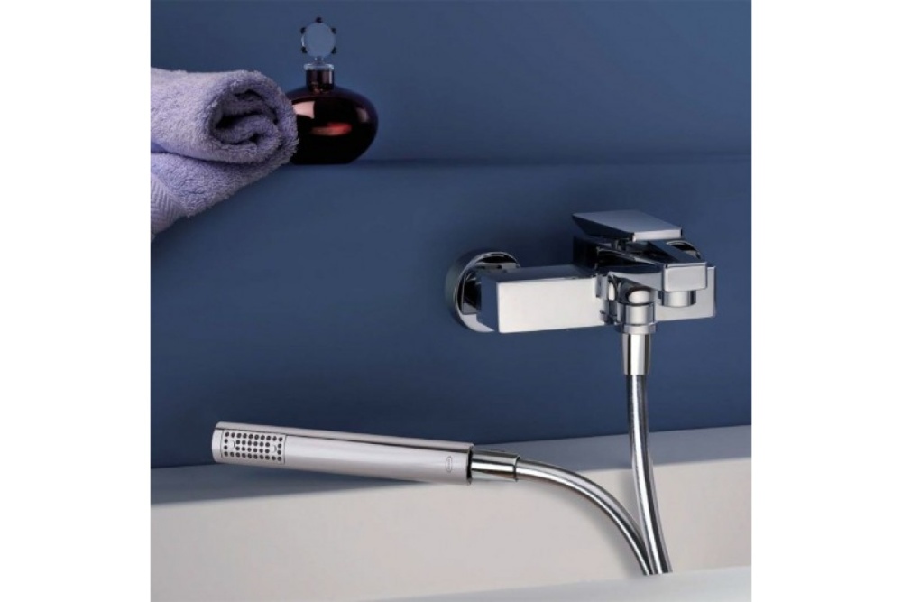 Фото Смеситель для ванны Jacuzzi Rubinetteria Beam 0AM00002JA00