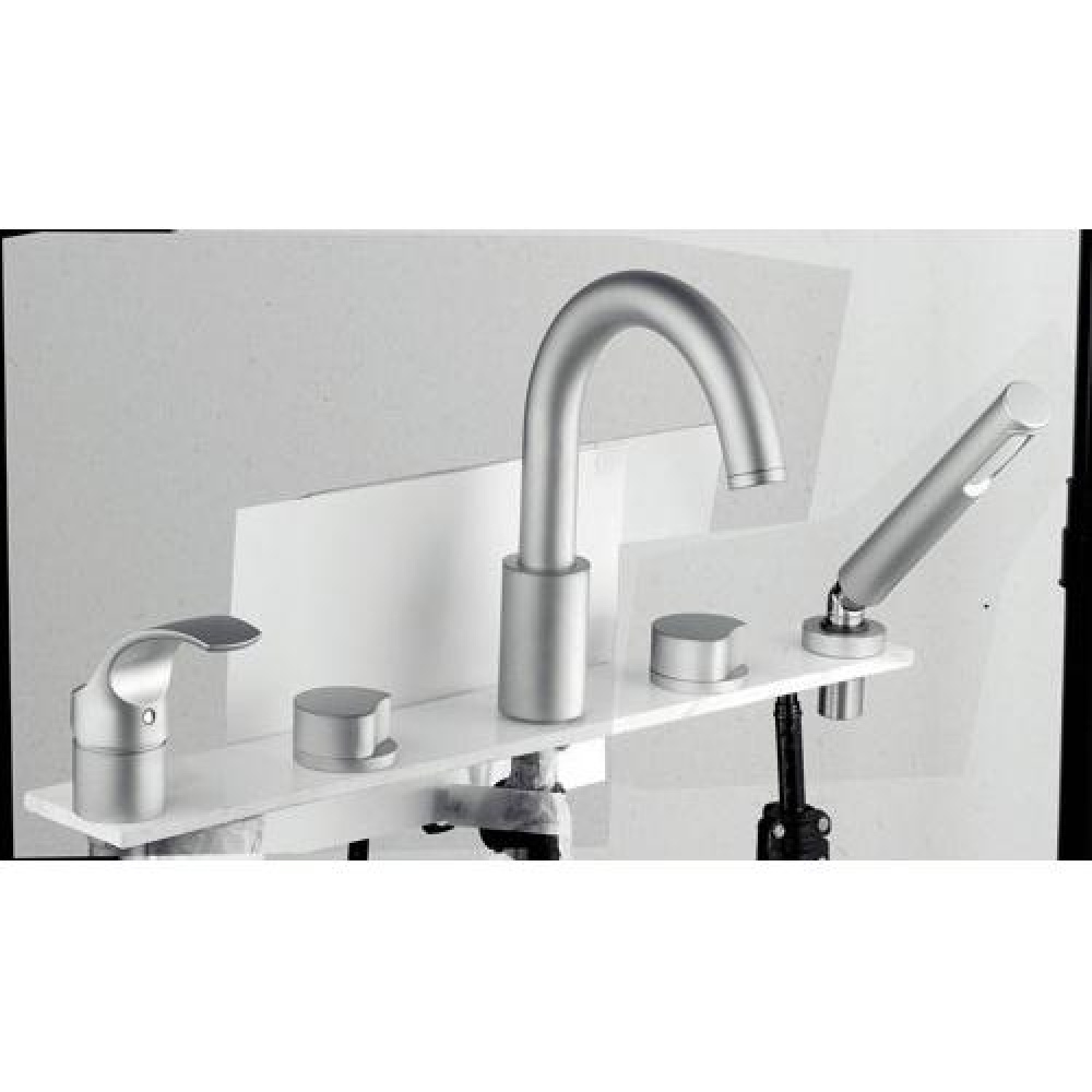 Смеситель Jacob Delafon Salute E71088-CP для ванны и душа для установки на борт ванны