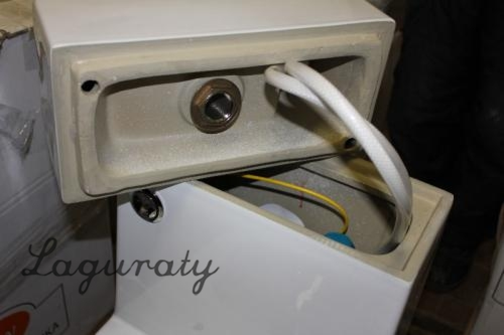 Напольный унитаз Laguraty 8074 крышка микролифт, с функцией биде и смесителем P1409