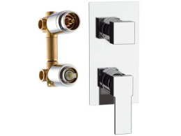 Смеситель Remer для ванны встраиваемый RR Q93 3 вых.