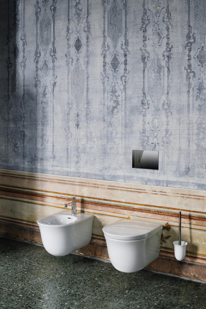 Ершик Laufen New Classic 8.7385.2.757.000.1 с керамическим держателем. Saphirkeramik, белый матовый