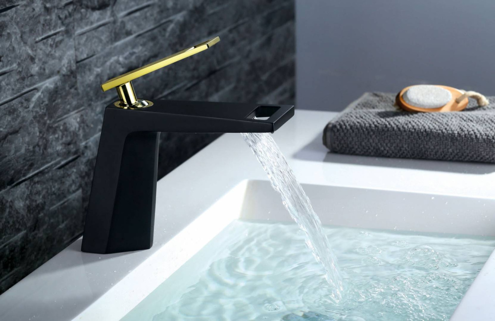 Фото Смеситель для раковины Artik Quadro А919В черный/золото