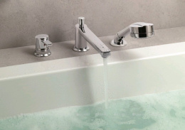 Фото Grohe BauEdge 2511700A Смеситель на борт ванны