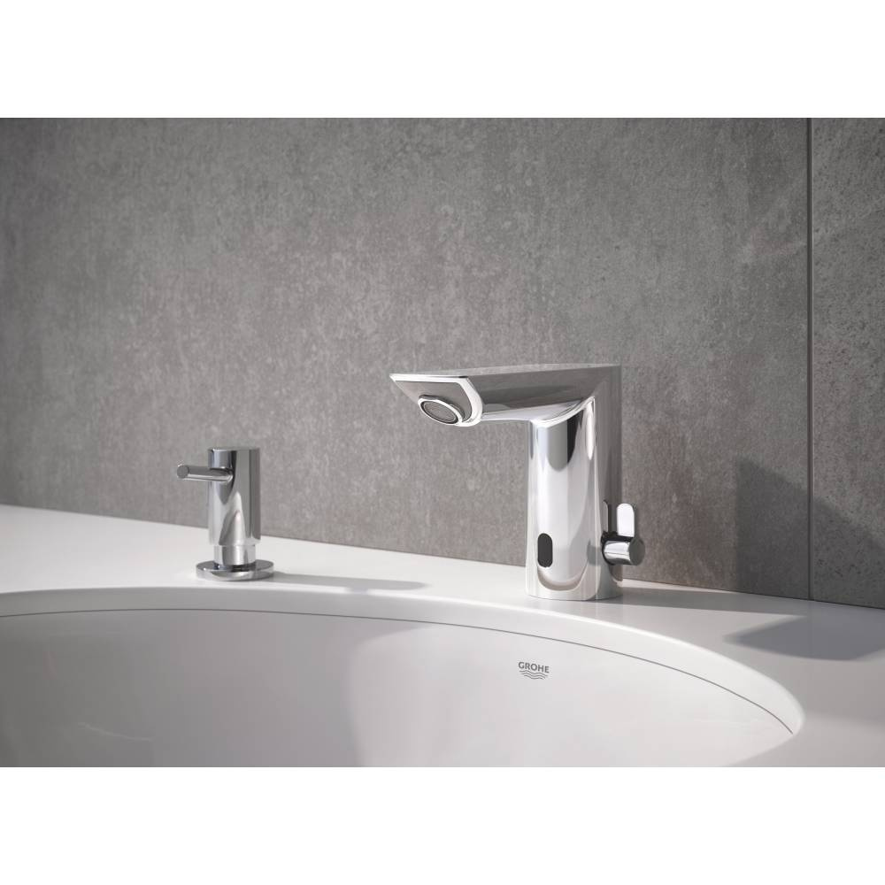 Фото Смеситель для раковины Grohe Bau Cosmopolitan 36451000 электронный