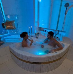 Фото Акриловая ванна 150x150 Ravak (C661000000), четверть круга