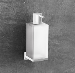 Фото Colombo Design LOOK B9316.BM Дозатор для жидкого мыла 310 мл - настенный (белый матовый)
