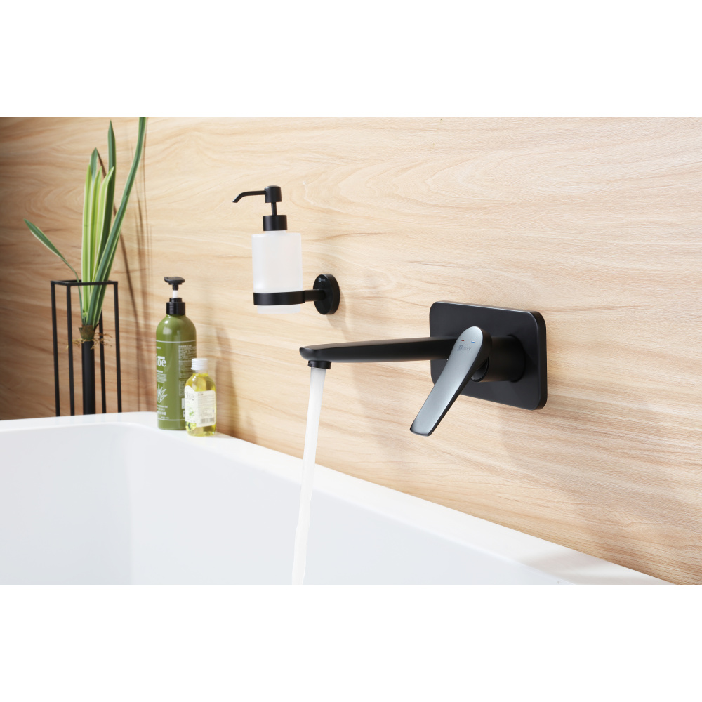 Смеситель для раковины Lemark Bronx (LM3726BL) черный