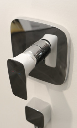 Фото Смеситель для душа Hansgrohe PuraVida (15665400) хром, белый