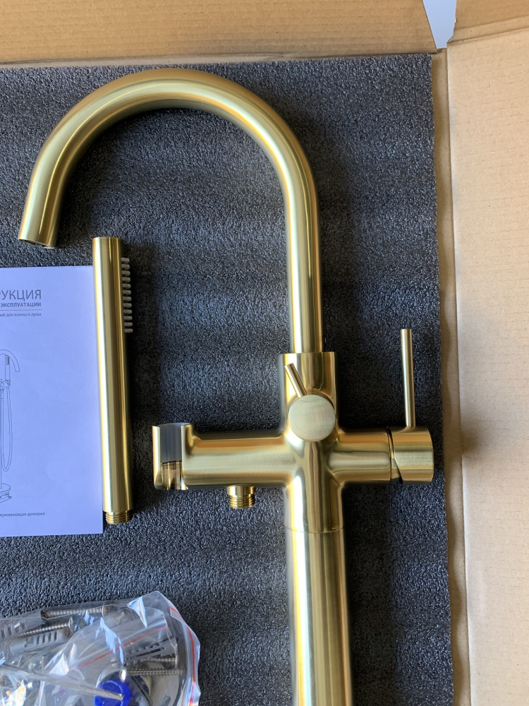 Фото Смеситель напольный для ванны с душем Timo Saona 2310/17Y-CR золото матовое