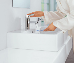 Фото Смеситель Grohe Lineare 32115 000 для раковины