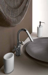Дозатор жидкого мыла Gessi Ovale (25338#031) белый