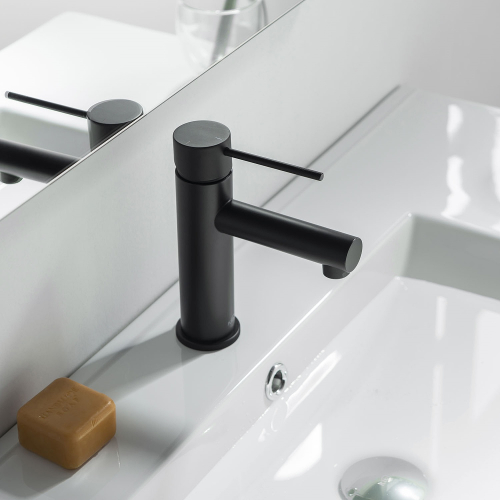 Фото Смеситель для раковины Timo Saona 2361/03F черный