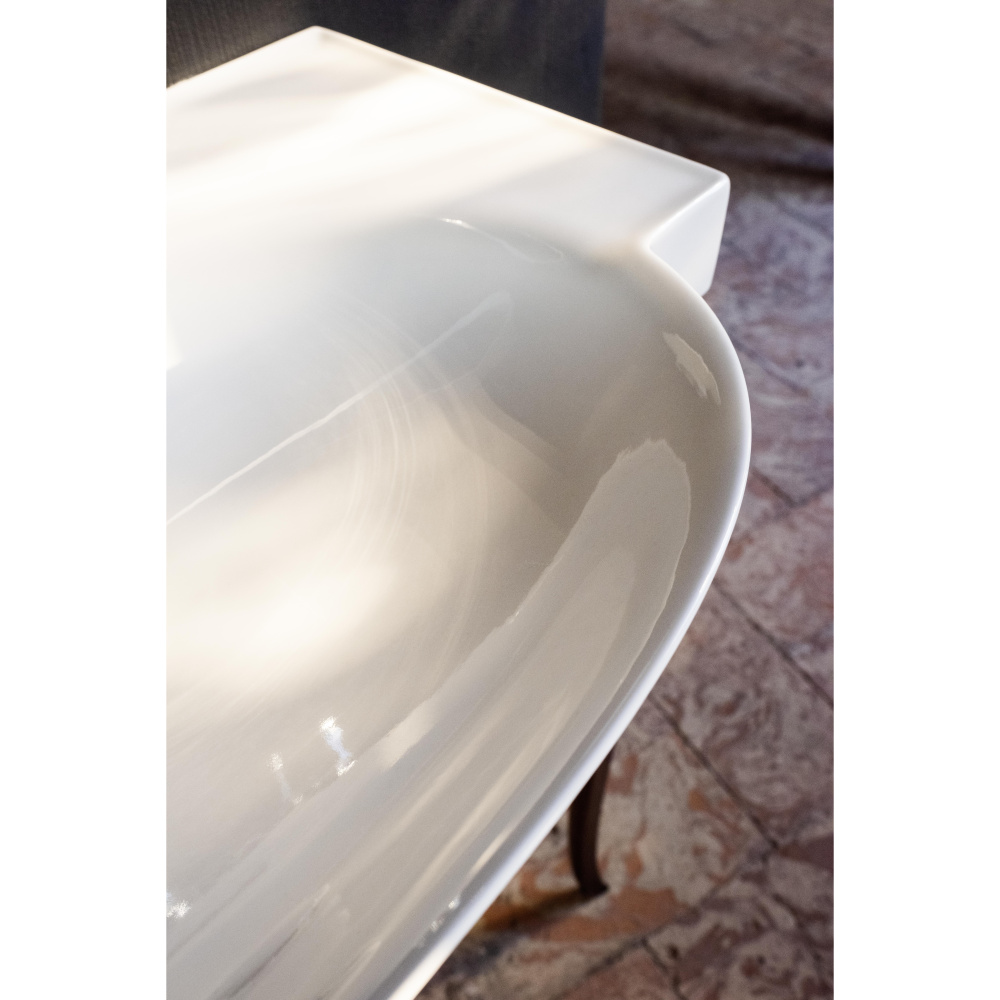 Раковина Laufen New Classic 8.1385.3.400.104.1 60 х 48 х 16.5 см, SaphirKeramik, LCC, 1 отверстие, б