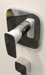 Фото Смеситель для душа Hansgrohe PuraVida (15665400) хром, белый