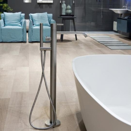 Фото Antonio Lupi Ayati AY903SA AISI304 Satin Смеситель для ванны, напольный, на 1 отв., излив: 384мм, цв