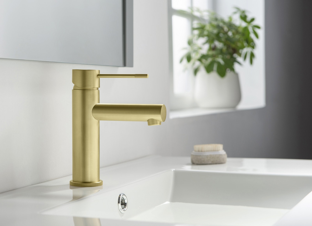 Фото Смеситель для раковины Timo Saona 2361/17F золото матовое