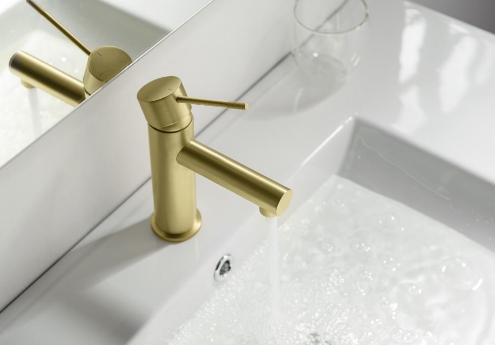 Фото Смеситель для раковины Timo Saona 2361/17F золото матовое